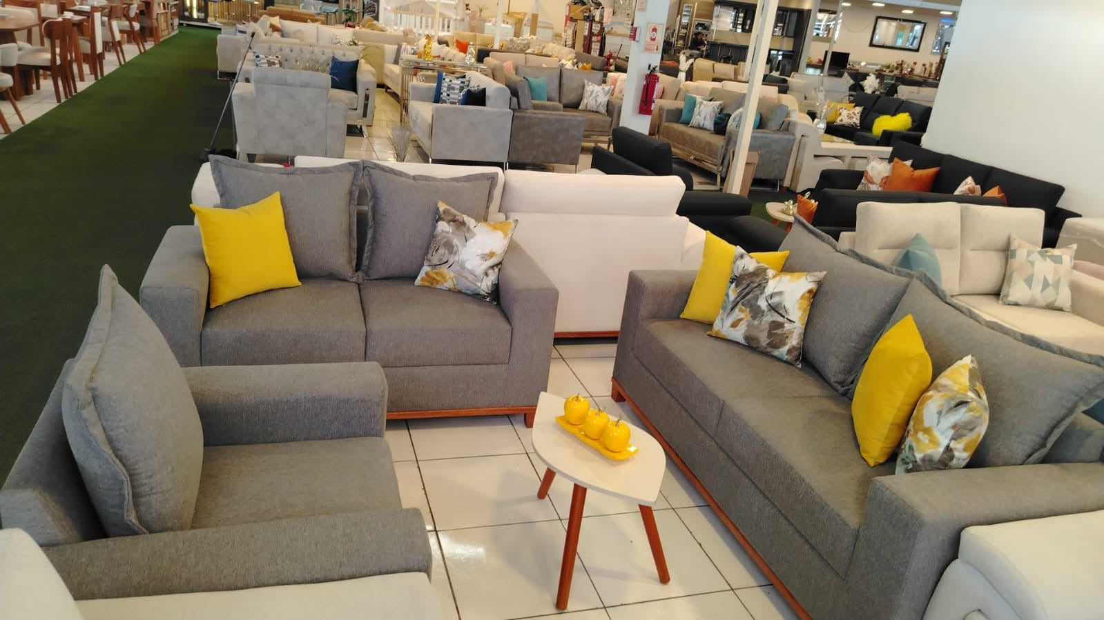 Sofa amarillo